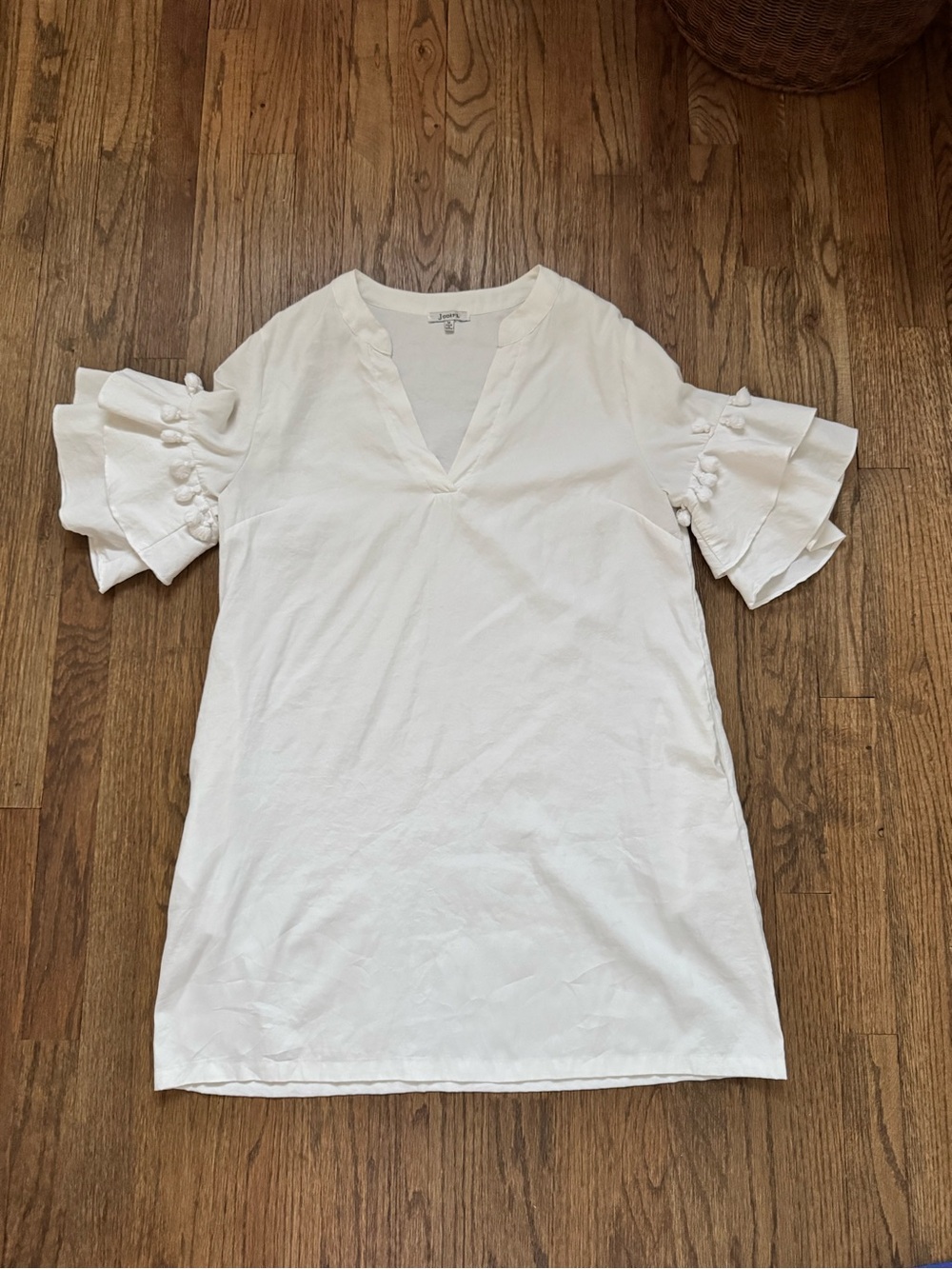 Women’s White Pom-Sleeve V-Neck dress